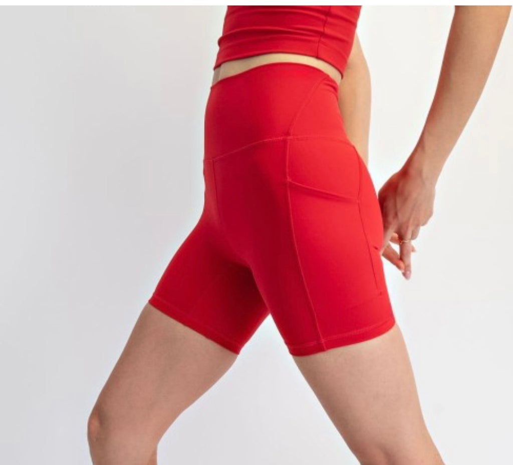 BIKER SHORTS WITH POCKETS