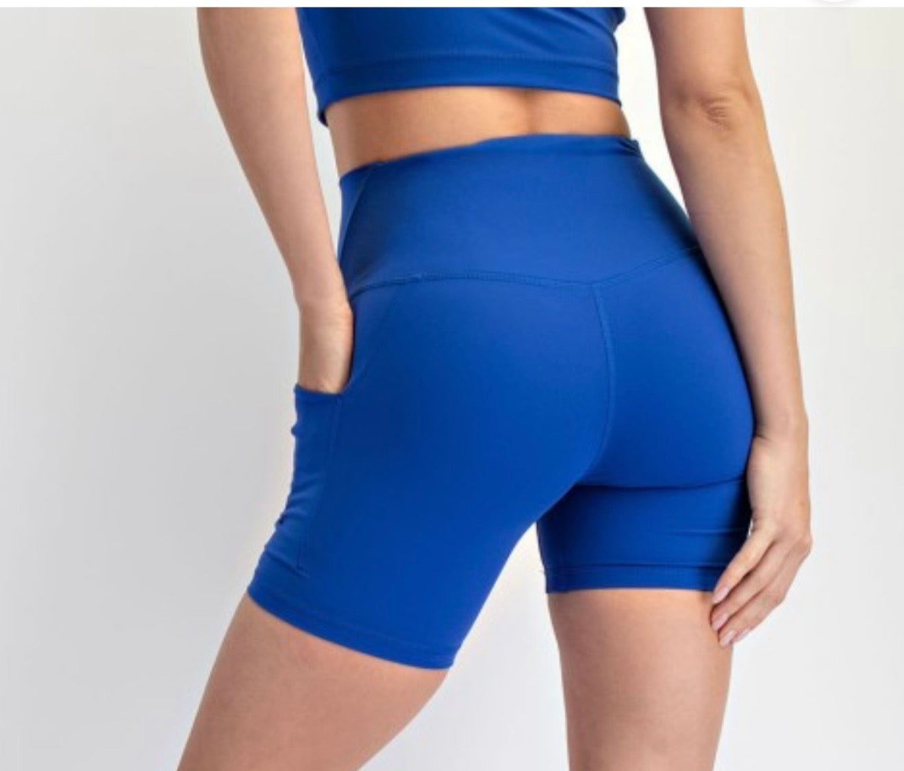 BIKER SHORTS WITH POCKETS